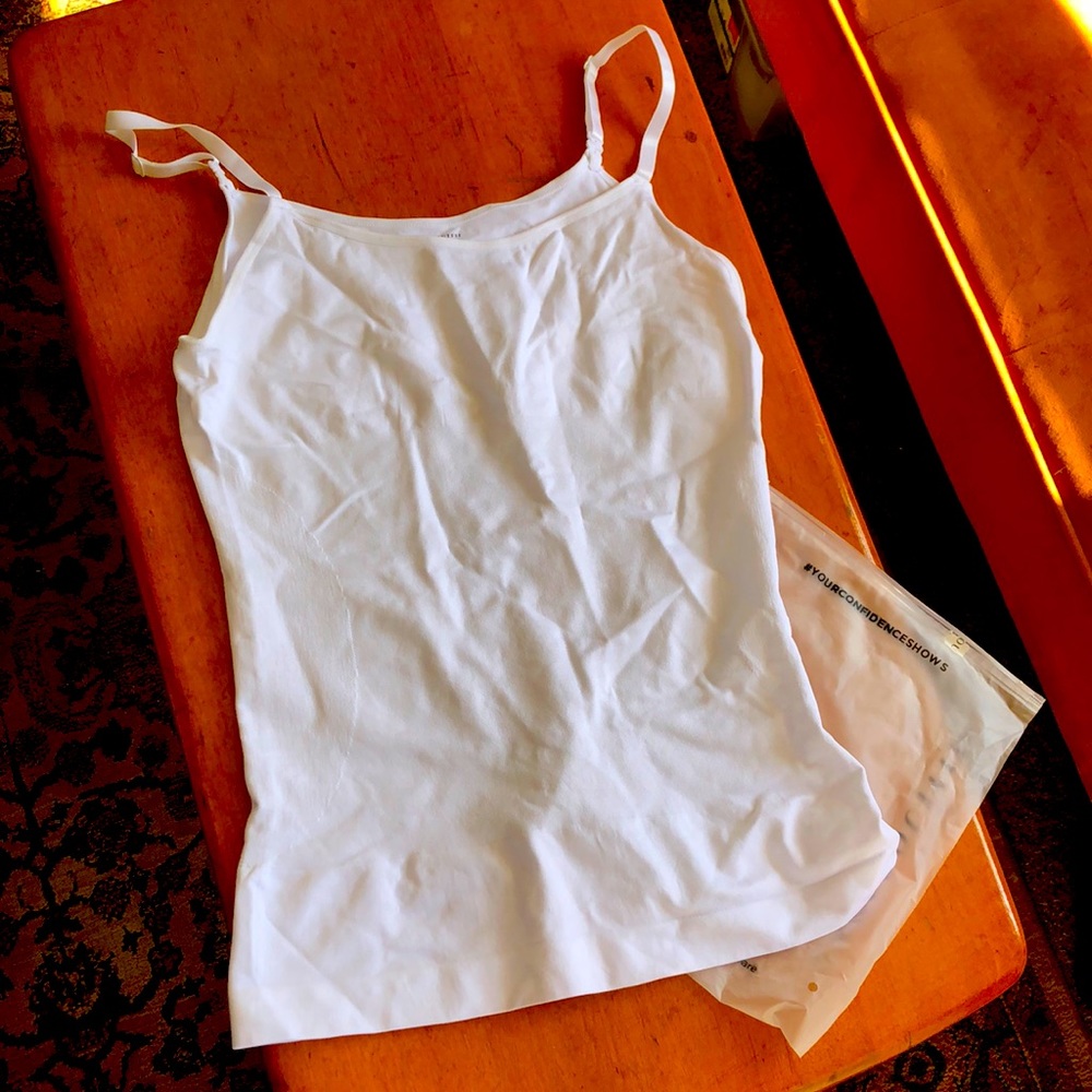 Underoutfit shaping camisole top never worn and brand new size 2XL